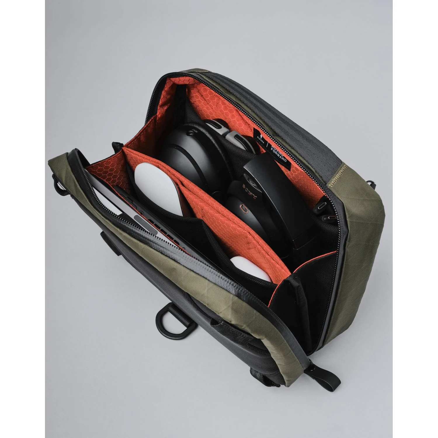 ALPAKA Elements Tech Case Sling Max - Image 10