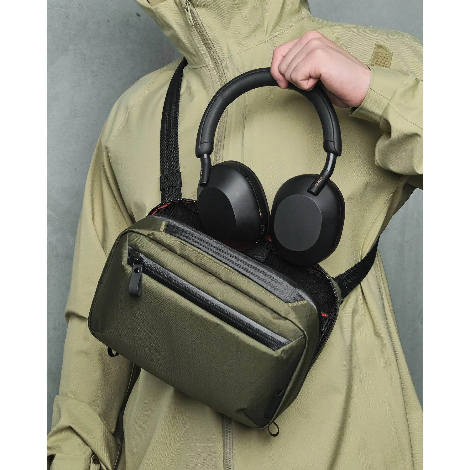 ALPAKA Elements Tech Case Sling Max - Image 13
