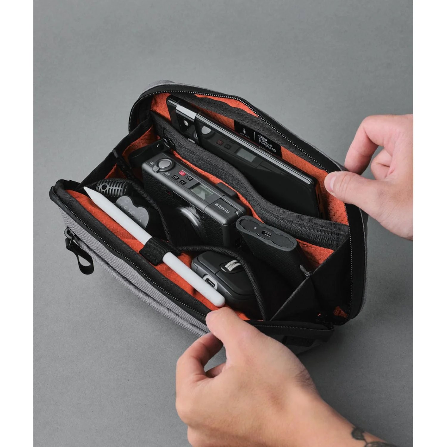 ALPAKA Elements Tech Case Sling Mini X-Pac (SA) - Image 2
