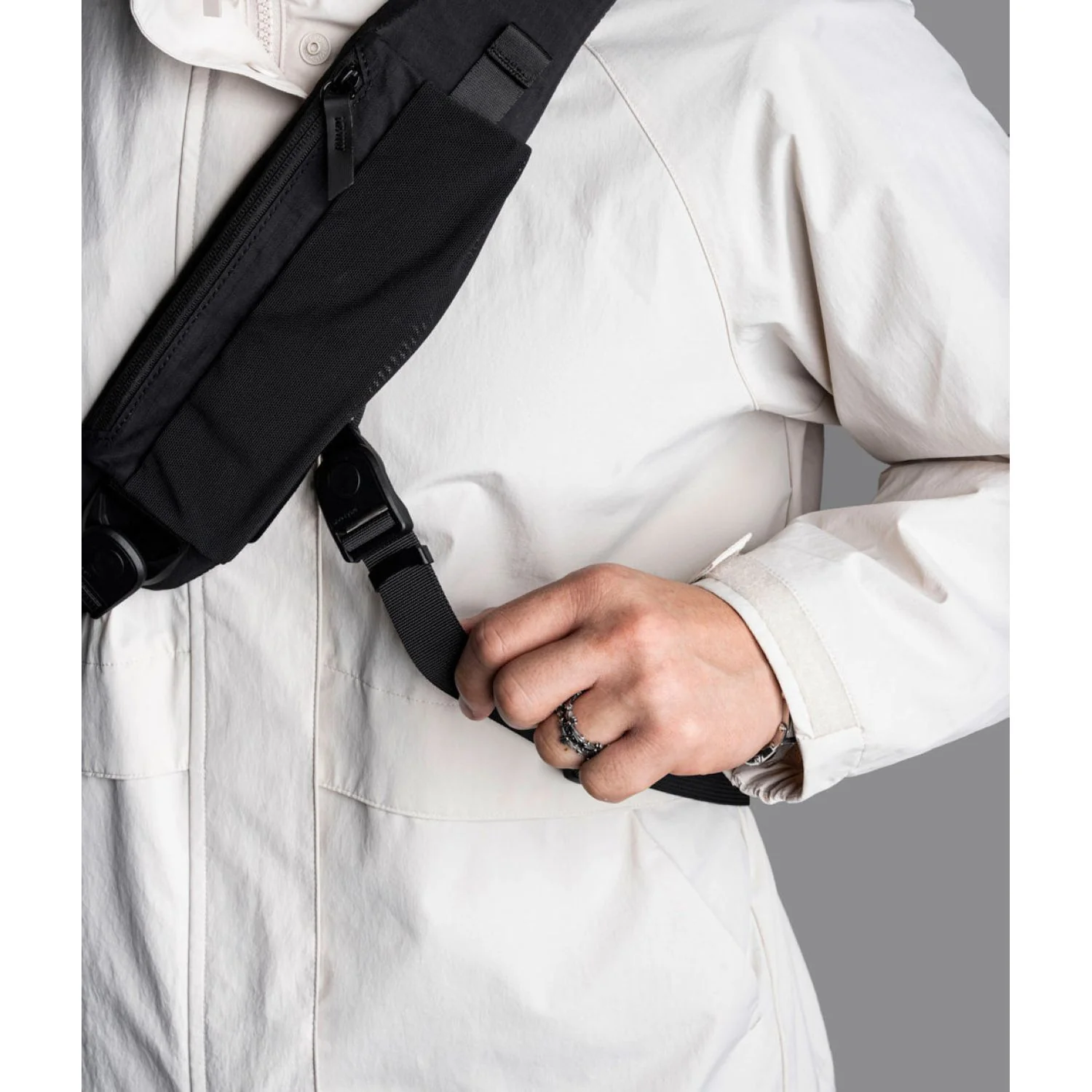 ALPAKA Metro Crossbody Left Shoulder - Image 13