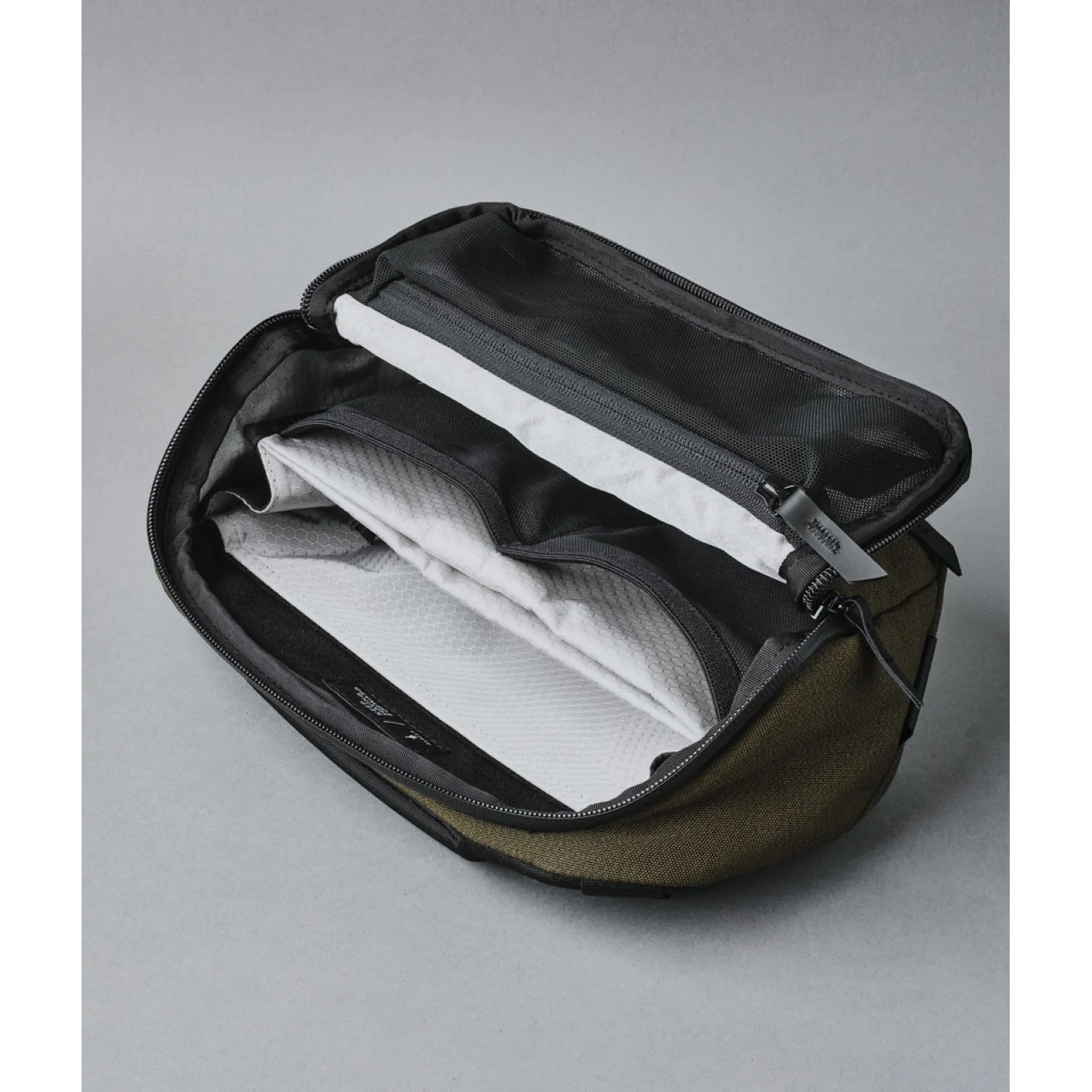 ALPAKA Vertex Pouch - Image 5