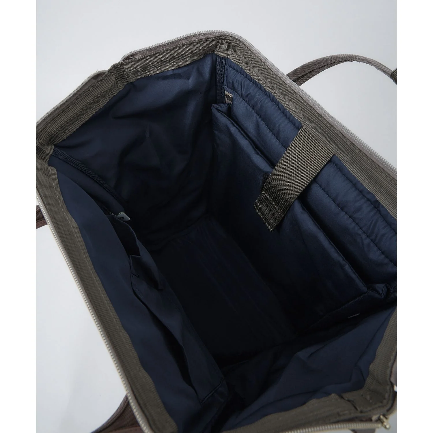 Anello Cross Bottle Kuchigane Backpack S - Image 12