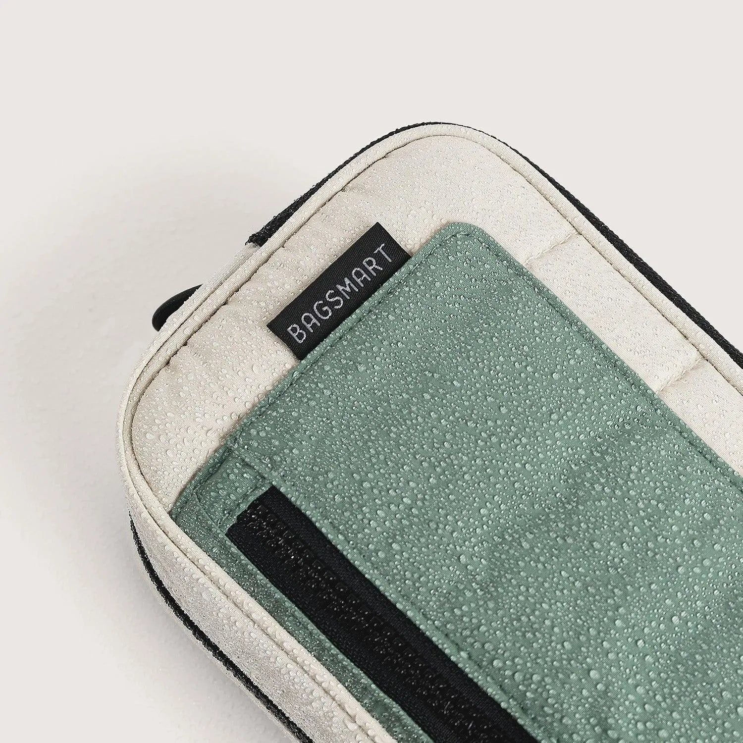 Bagsmart Walker Travel Dopp Kit 2L - Image 14
