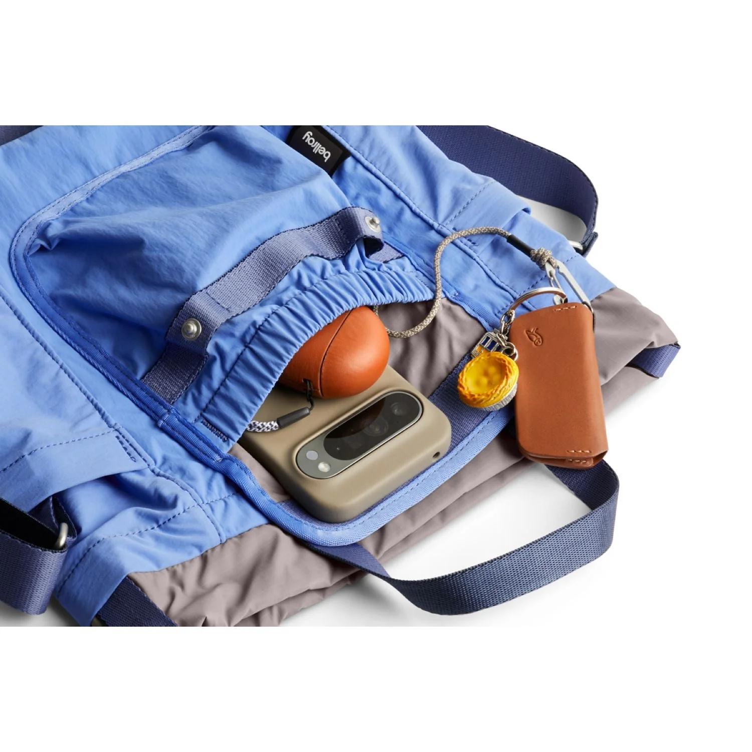 Bellroy Cinch Bucket Bag (SA) - Image 6