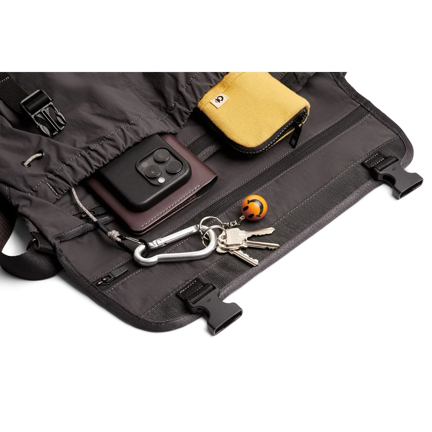 Bellroy Cinch Messenger Bag - Image 4