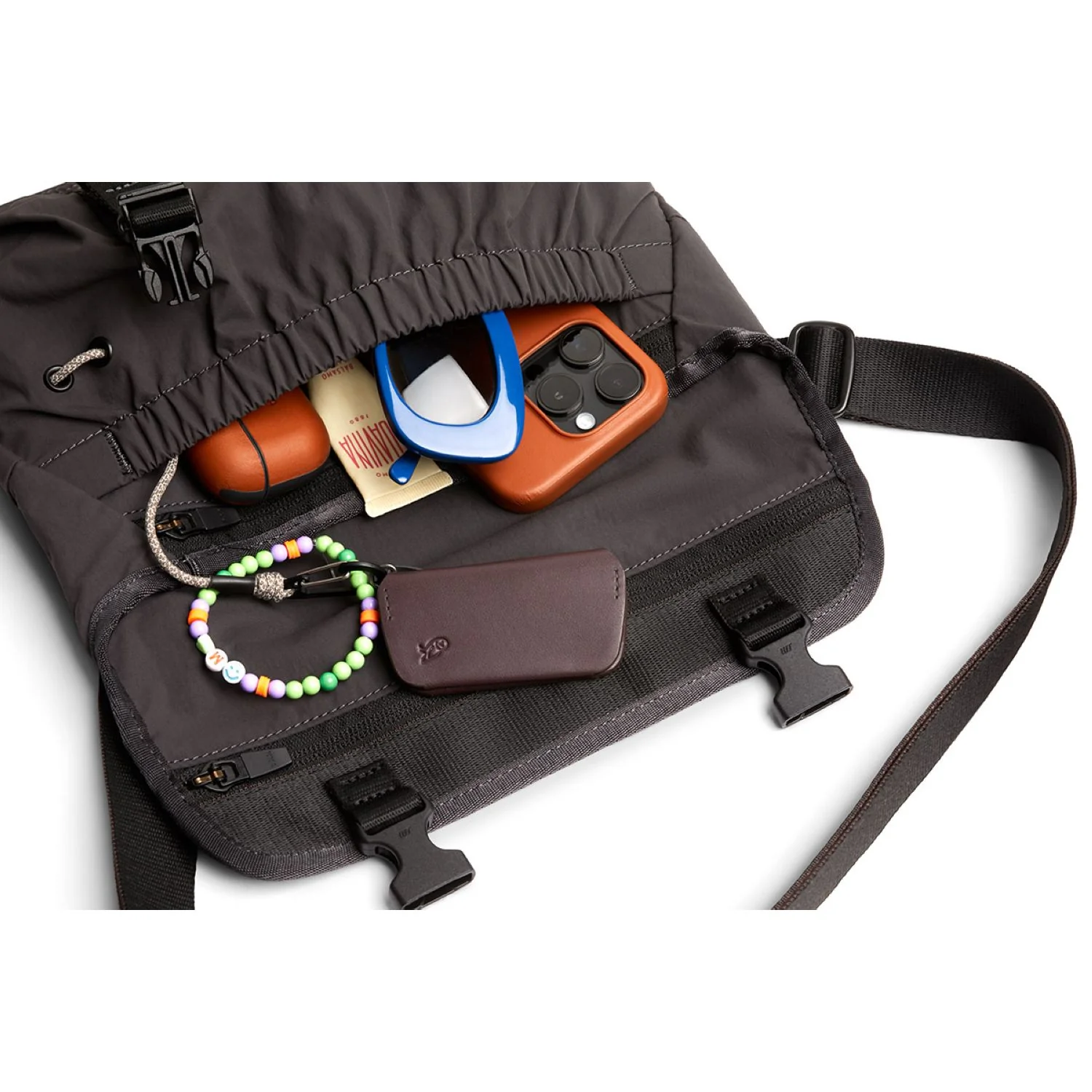 Bellroy Cinch Mini Messenger Bag - Image 4
