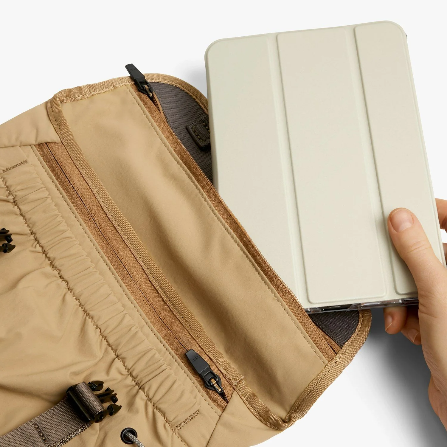 Bellroy Cinch Mini Messenger Bag - Image 42