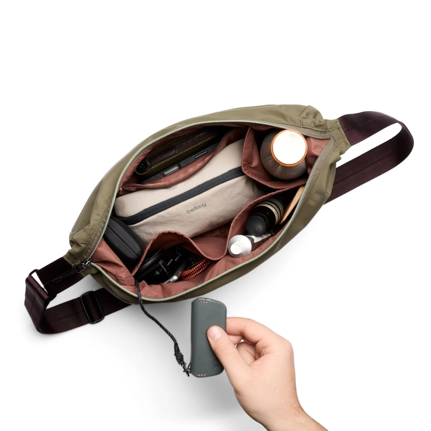 Bellroy Laneway Crescent Bag 7L - Image 30