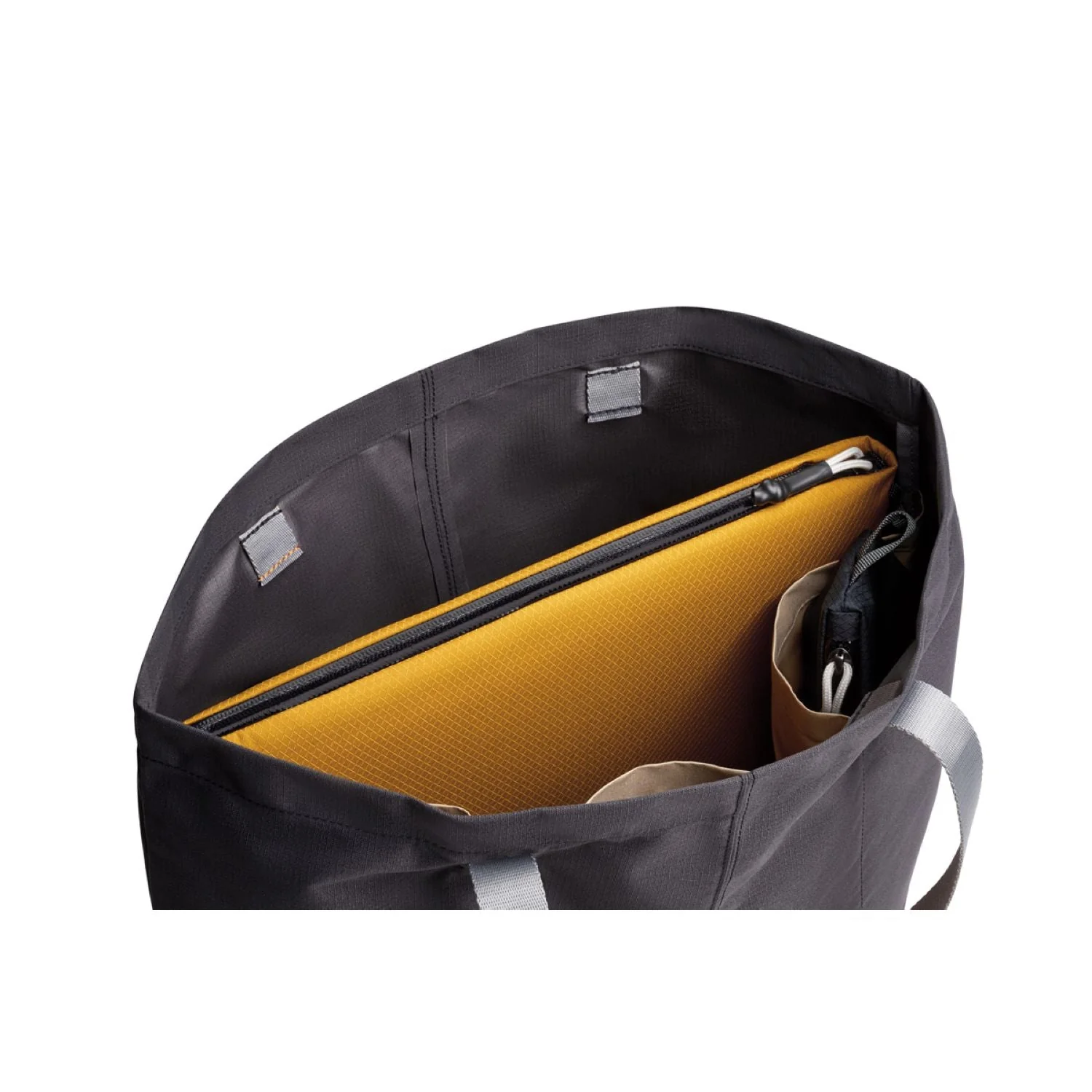 Bellroy Lite Laptop Sleeve 14" (SA) - Image 15
