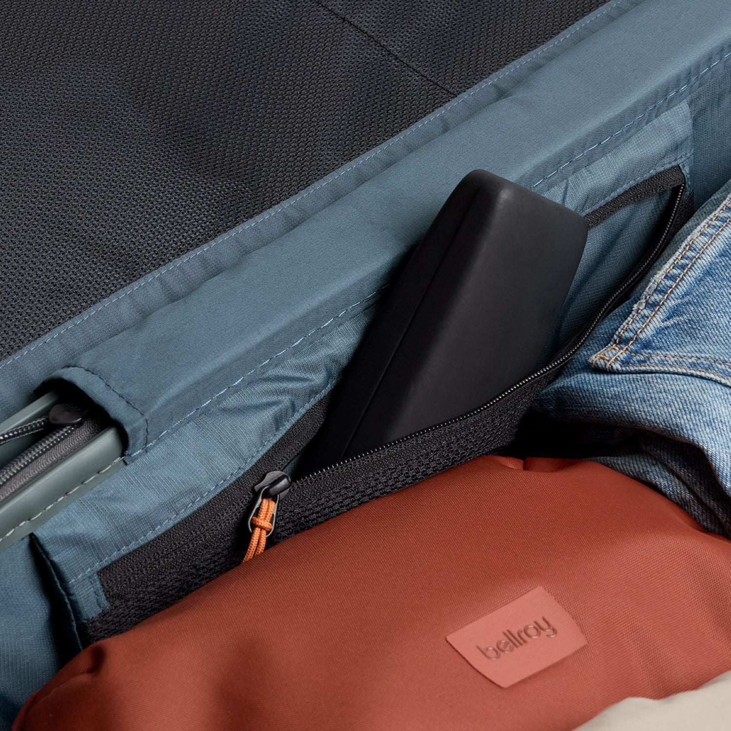 Bellroy Transit Check-In Large - Image 52