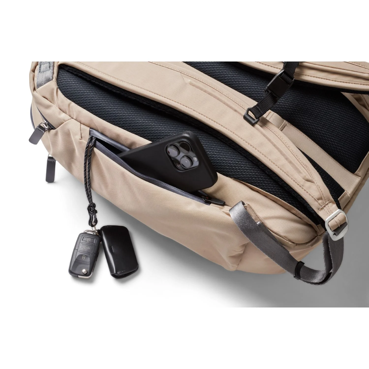 Bellroy Transit Workpack Pro 22L - Image 28