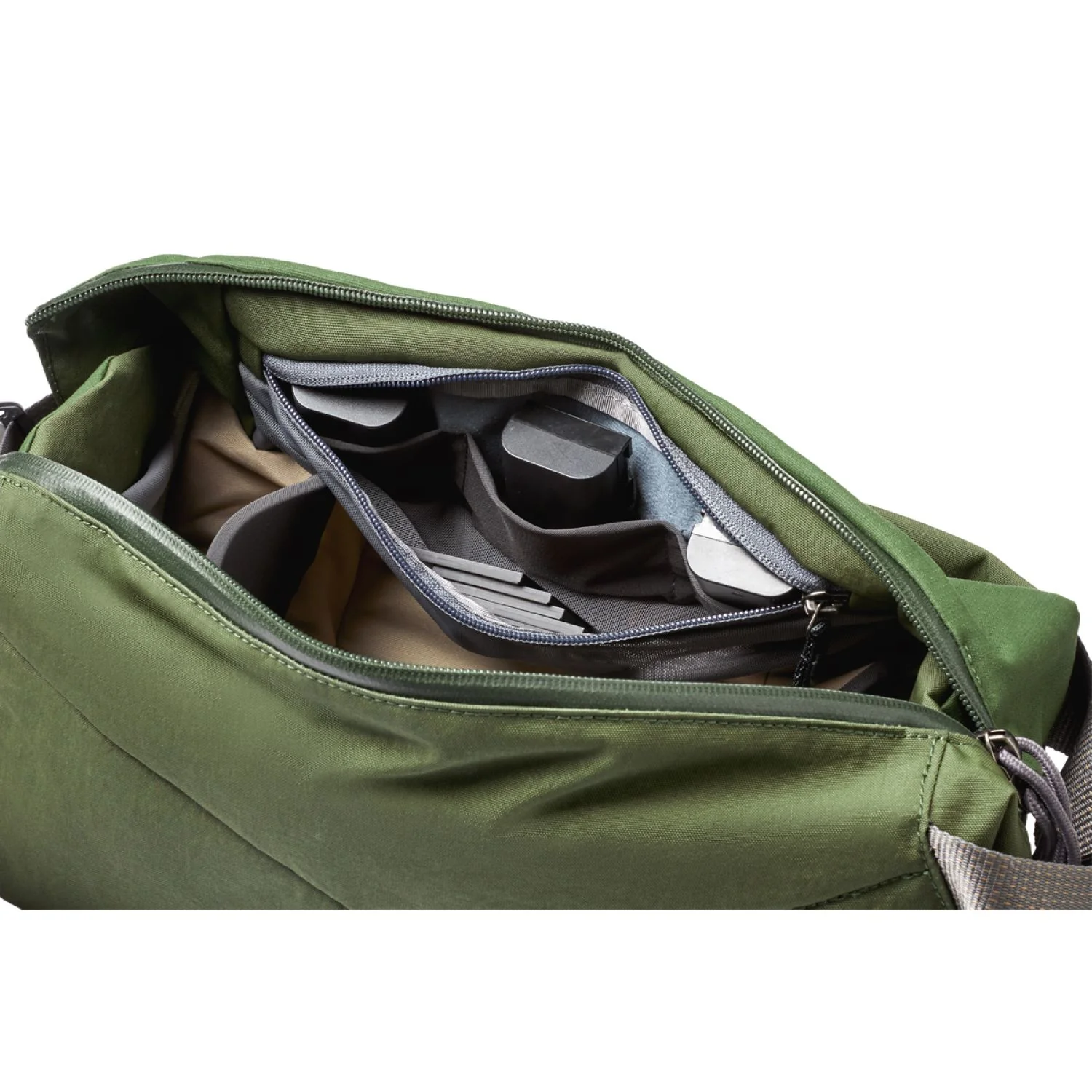 Bellroy Venture Sling 10L (Camera Edition) - Image 28