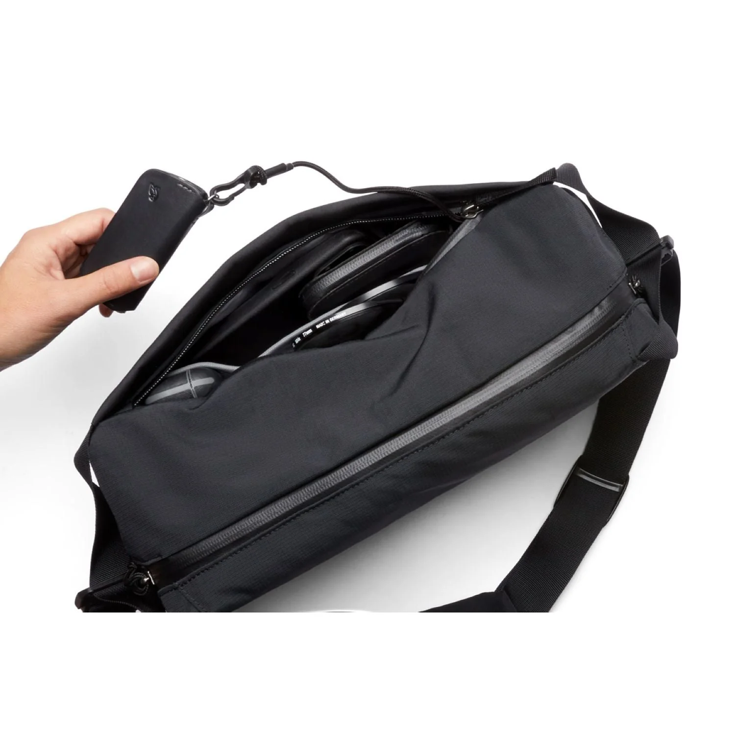 Bellroy Venture Sling 10L (Camera Edition) - Image 39