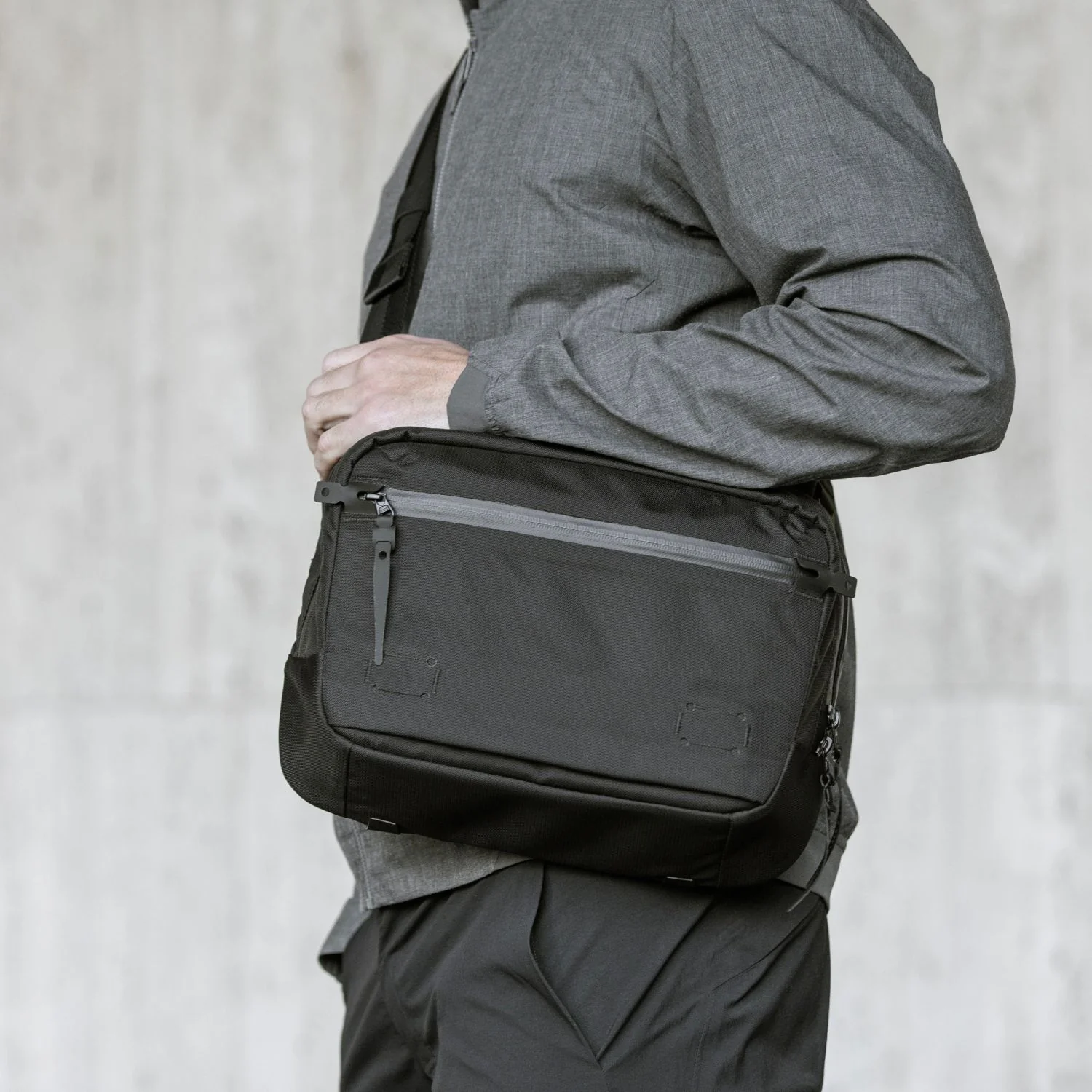 Black Ember 11" Tablet Grip Sling Bag 8L - Image 18