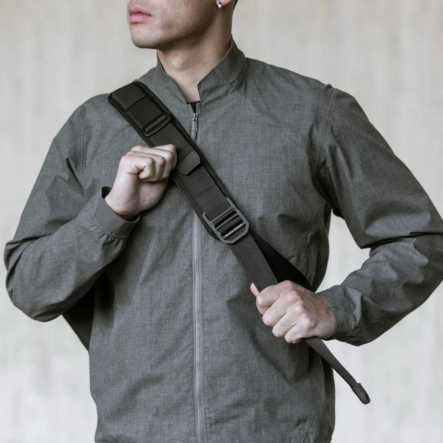 Black Ember 11" Tablet Grip Sling Bag 8L - Image 6