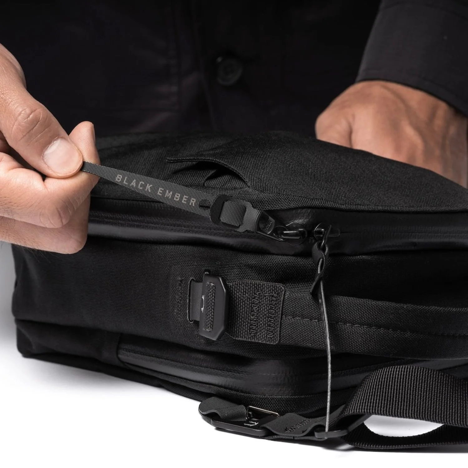 Black Ember Kompak Sling Bag 5L - Image 48