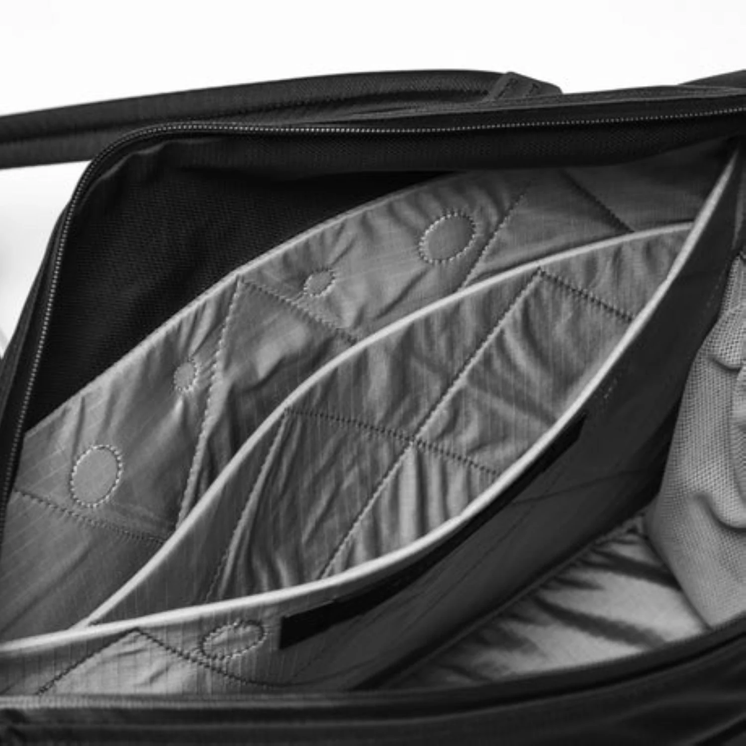Black Ember Wpt 17" Laptop Tote Embertex Pfas Free 20L - Image 11