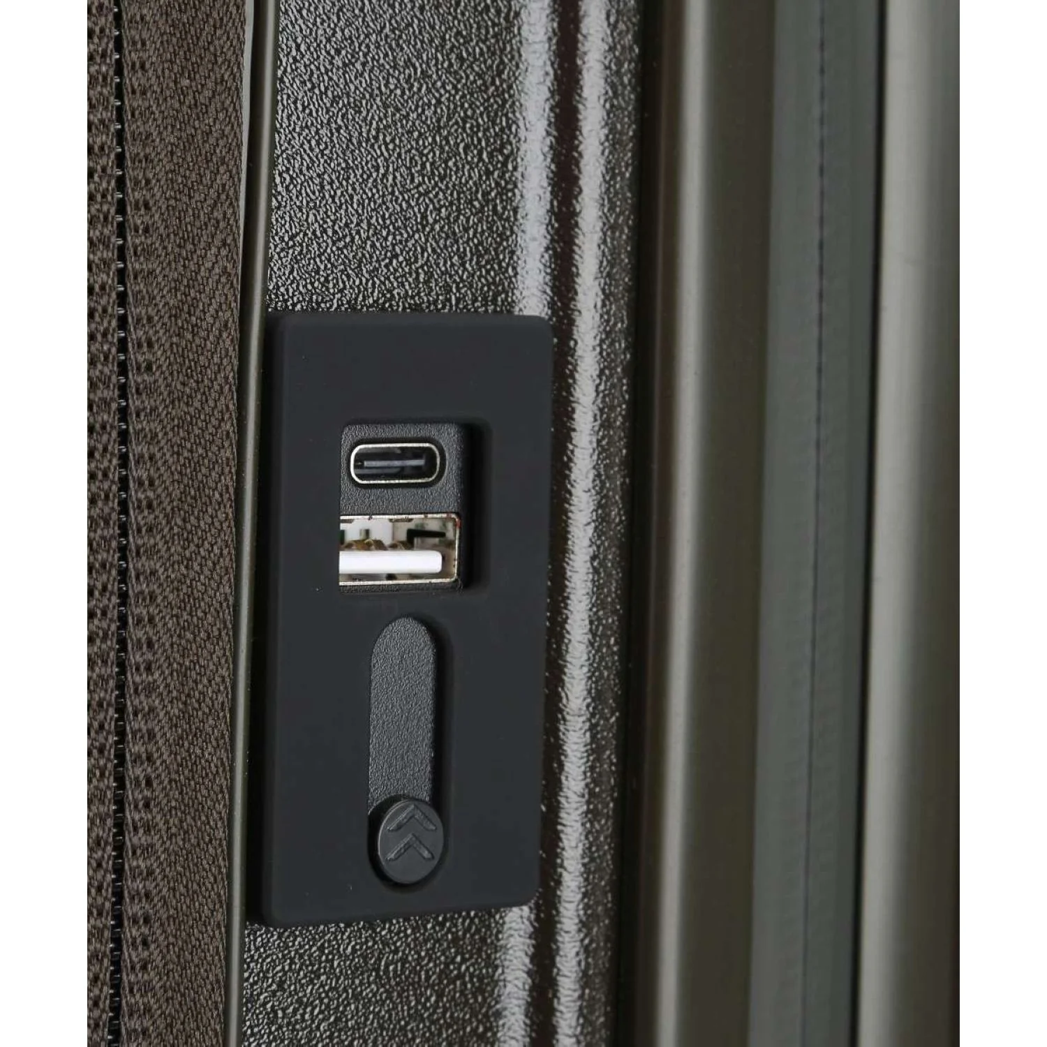 BRIC'S Bellagio V2 21" Carry On Luggage With Front Access Opening Spinner + Pocket with USB - Image 21