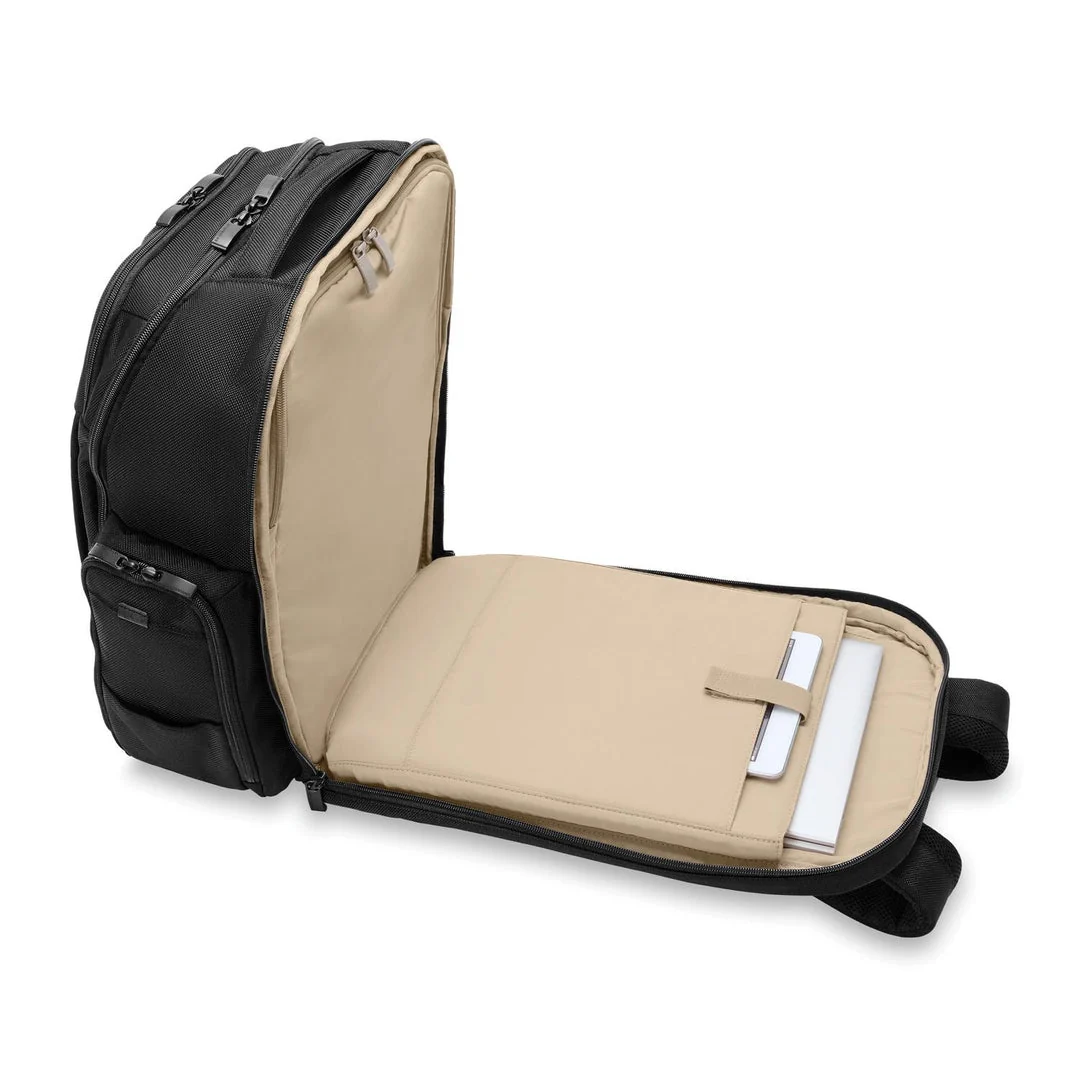 Briggs & Riley Baseline Traveler Backpack - Image 10