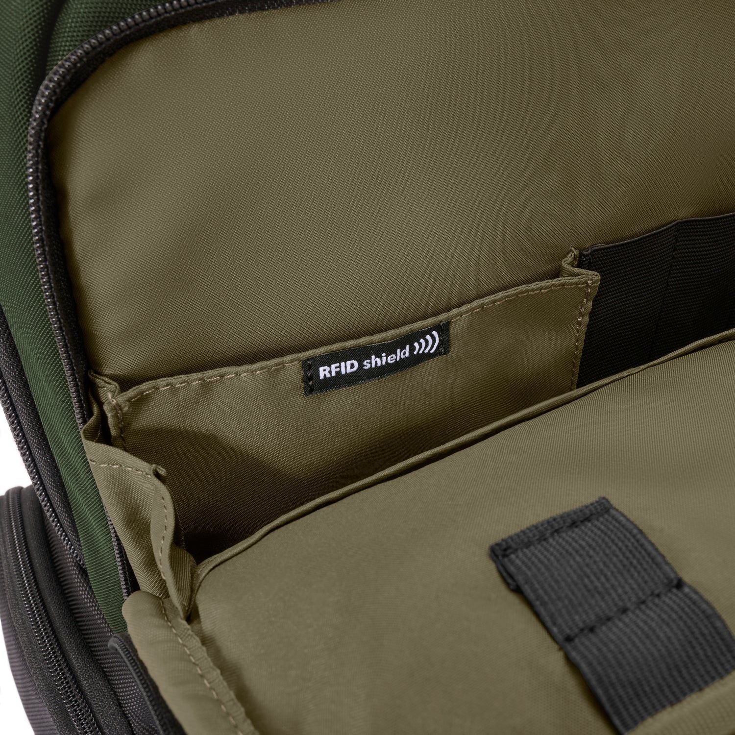 Briggs & Riley HTA Large Cargo Backpack - Image 30