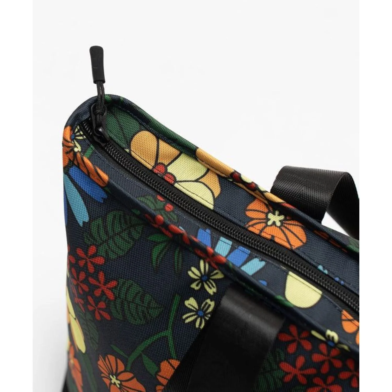 KiU Water Repellent 600D Tote Bag 18L (SA) - Image 4