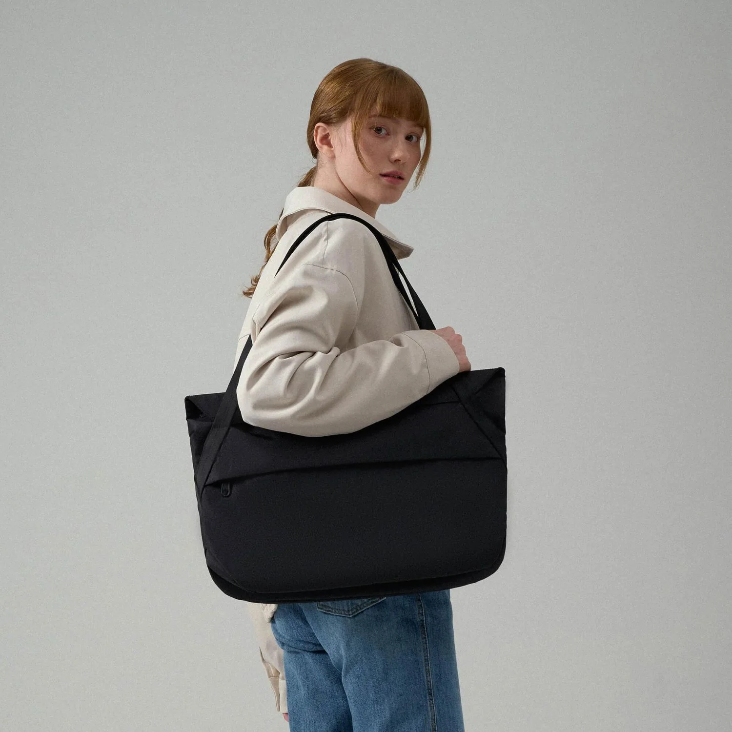 MAH Airy Tote Bag - Image 9