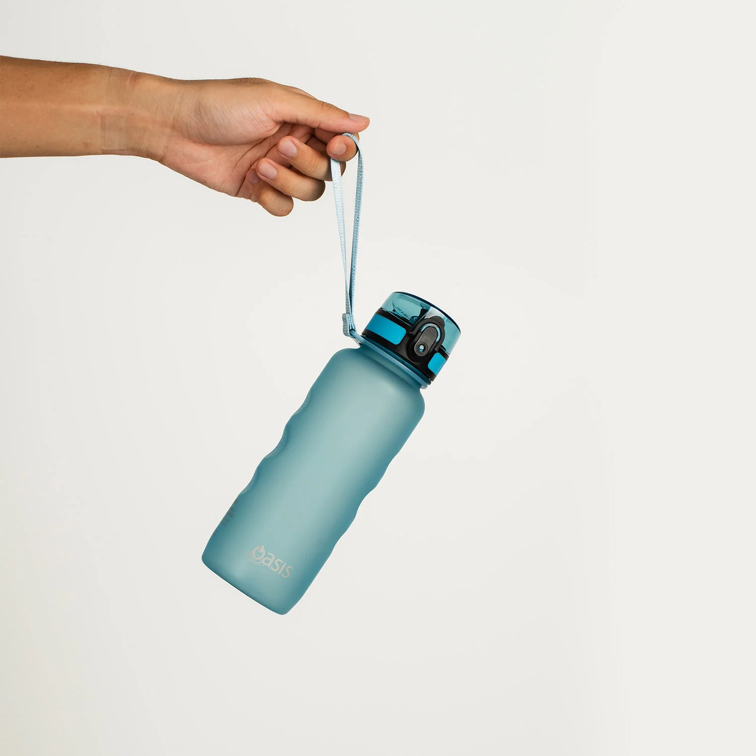 Oasis Tritan Sports Bottle With Handle Strap 750ML - Image 2