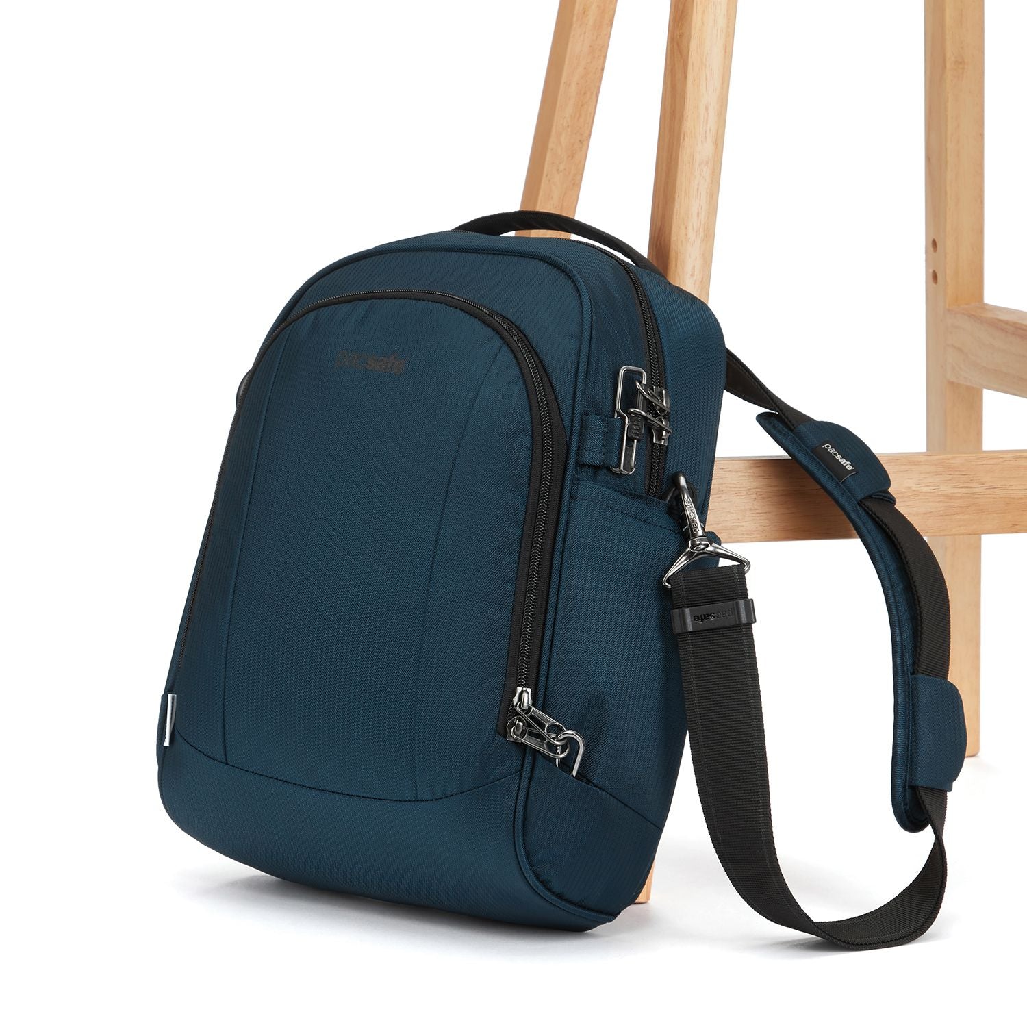Pacsafe Metrosafe LS250 Anti-Theft Shoulder Bag - Image 21