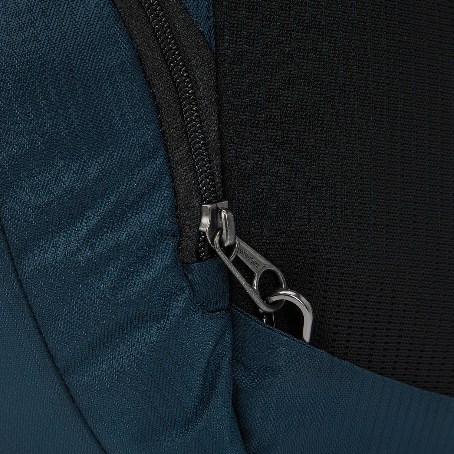 Pacsafe Metrosafe LS450 25L Backpack - Image 7