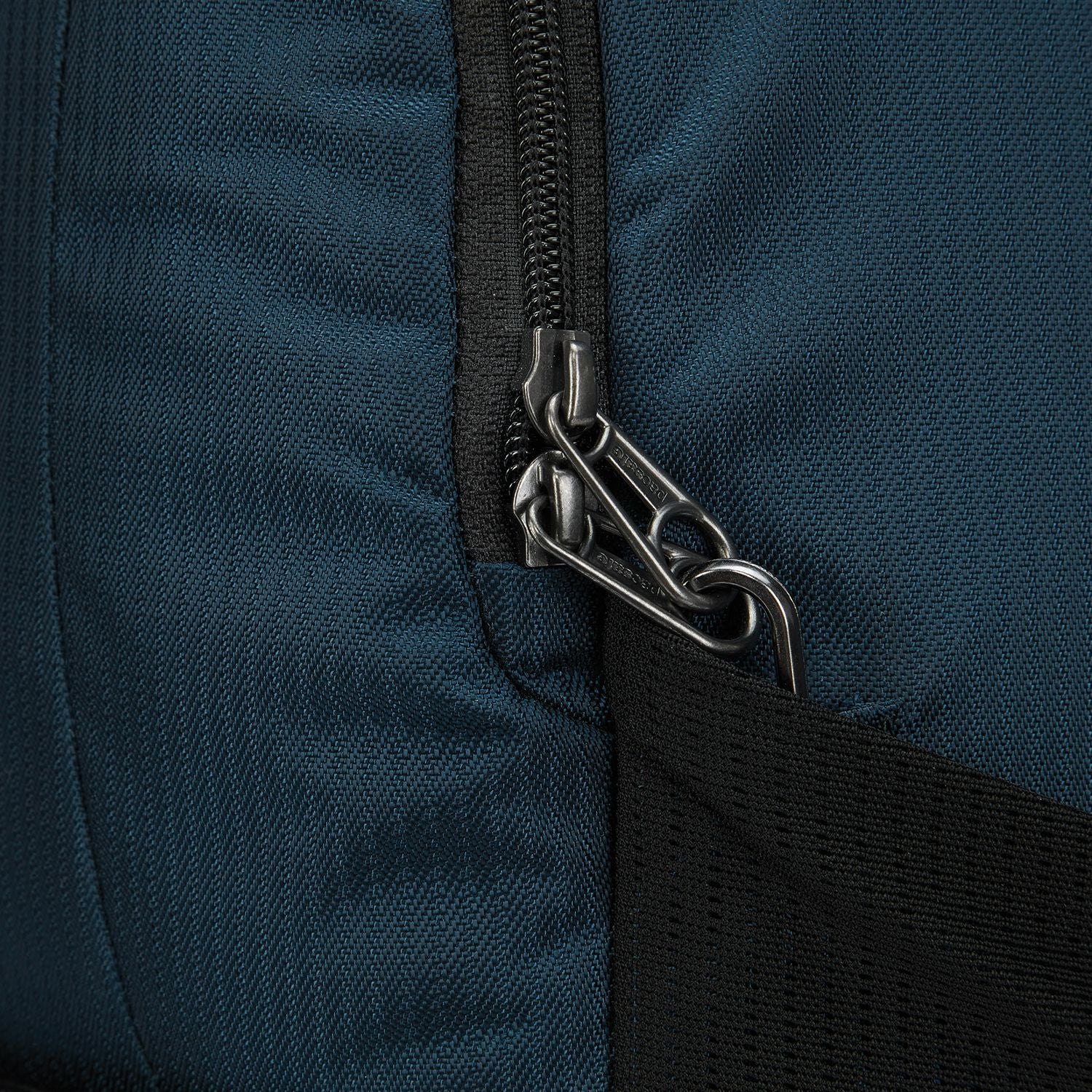 Pacsafe Metrosafe LS450 25L Backpack - Image 8