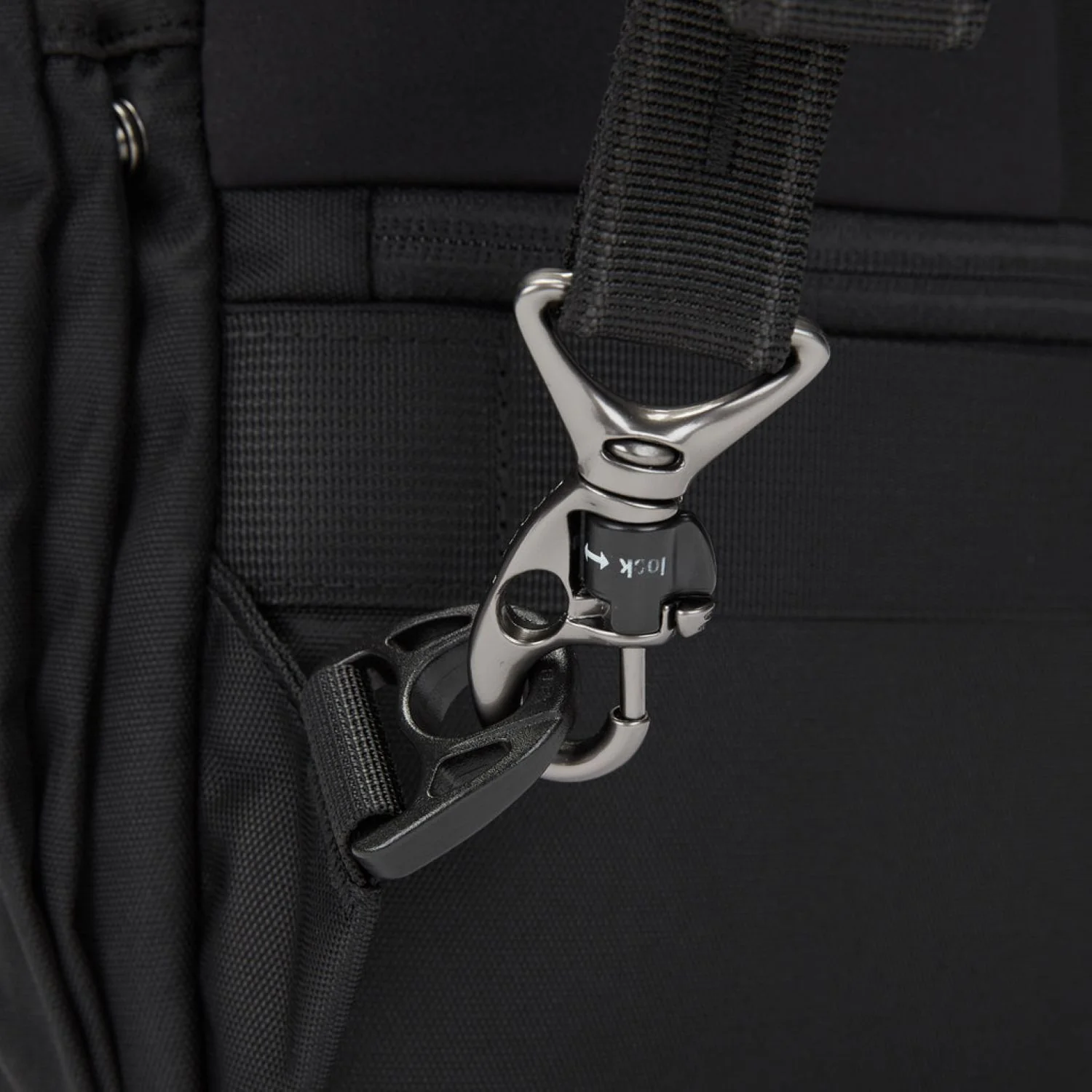 Pacsafe Metrosafe X 20L Backpack - Image 10