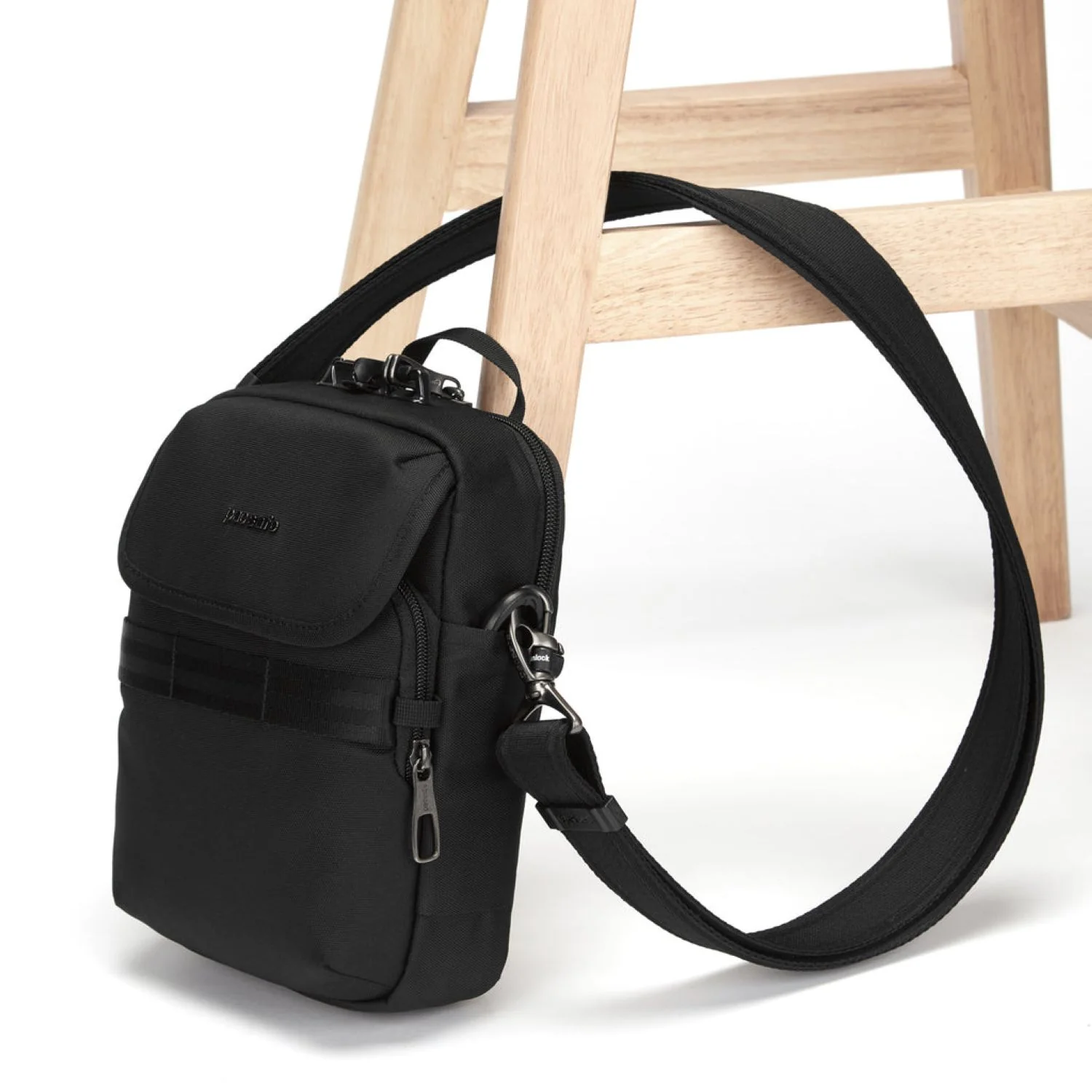 Pacsafe Metrosafe X Anti-Theft Compact Crossbody Bag - Image 7