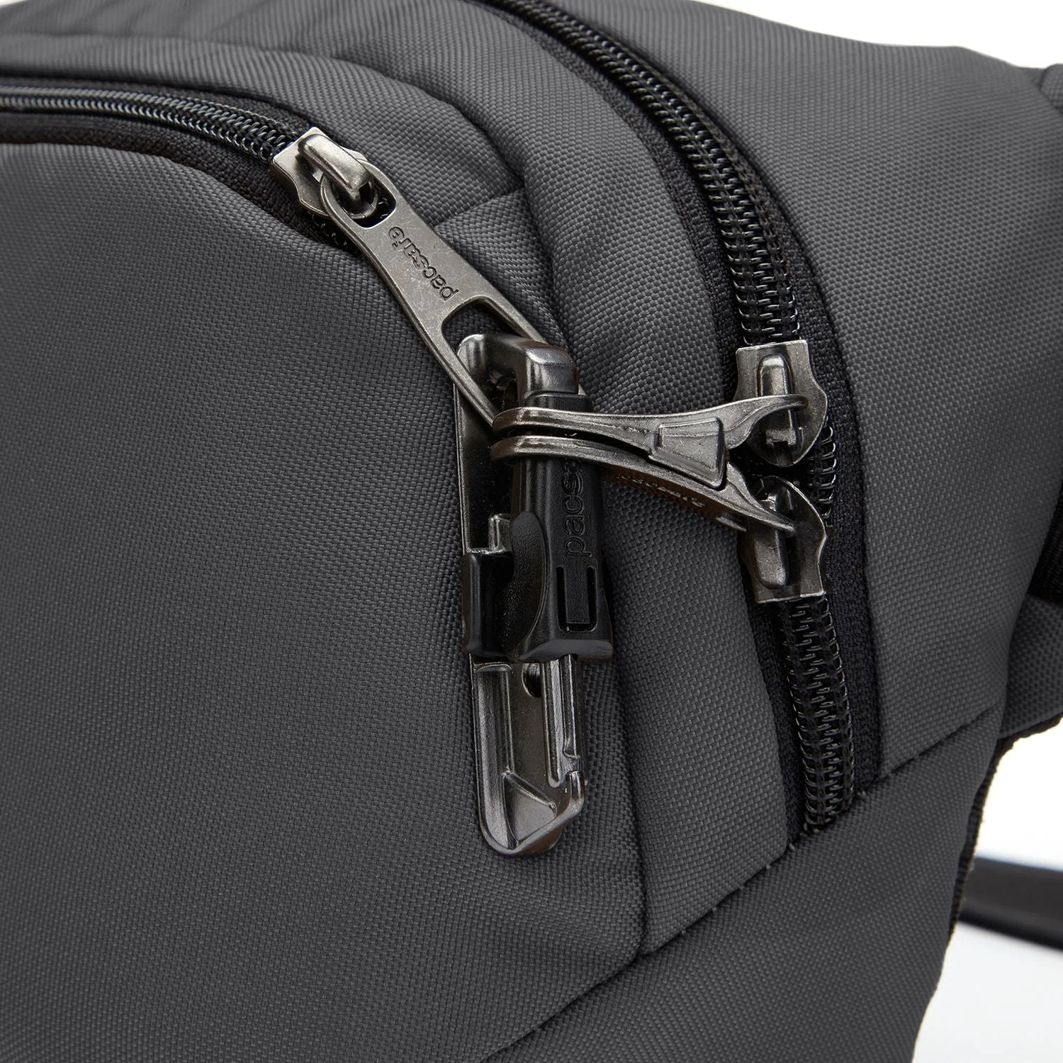 Pacsafe Vibe 100 Anti-Theft Hip Pack (SA) - Image 16