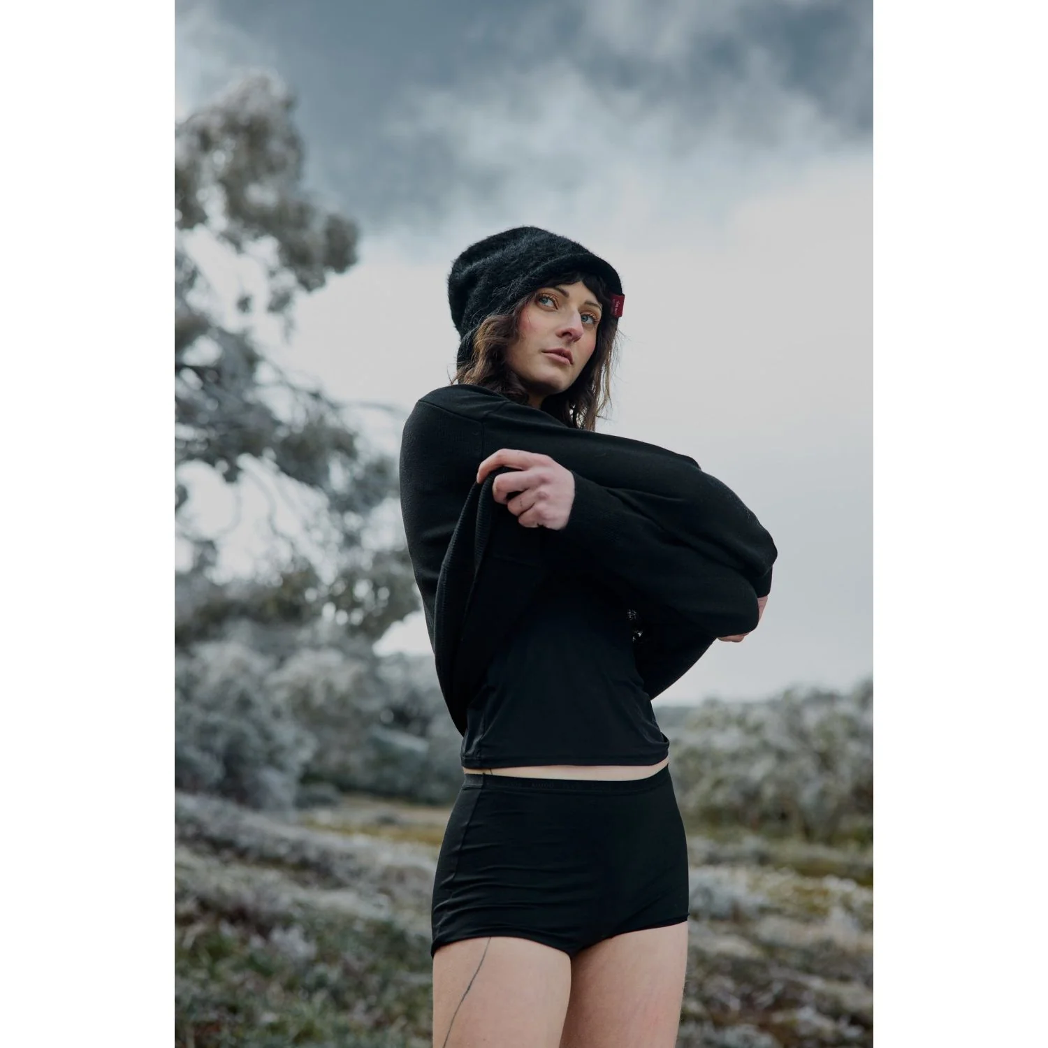 Paire Silknit Unisex Relaxed Crewneck Sweater (Black) - Image 14