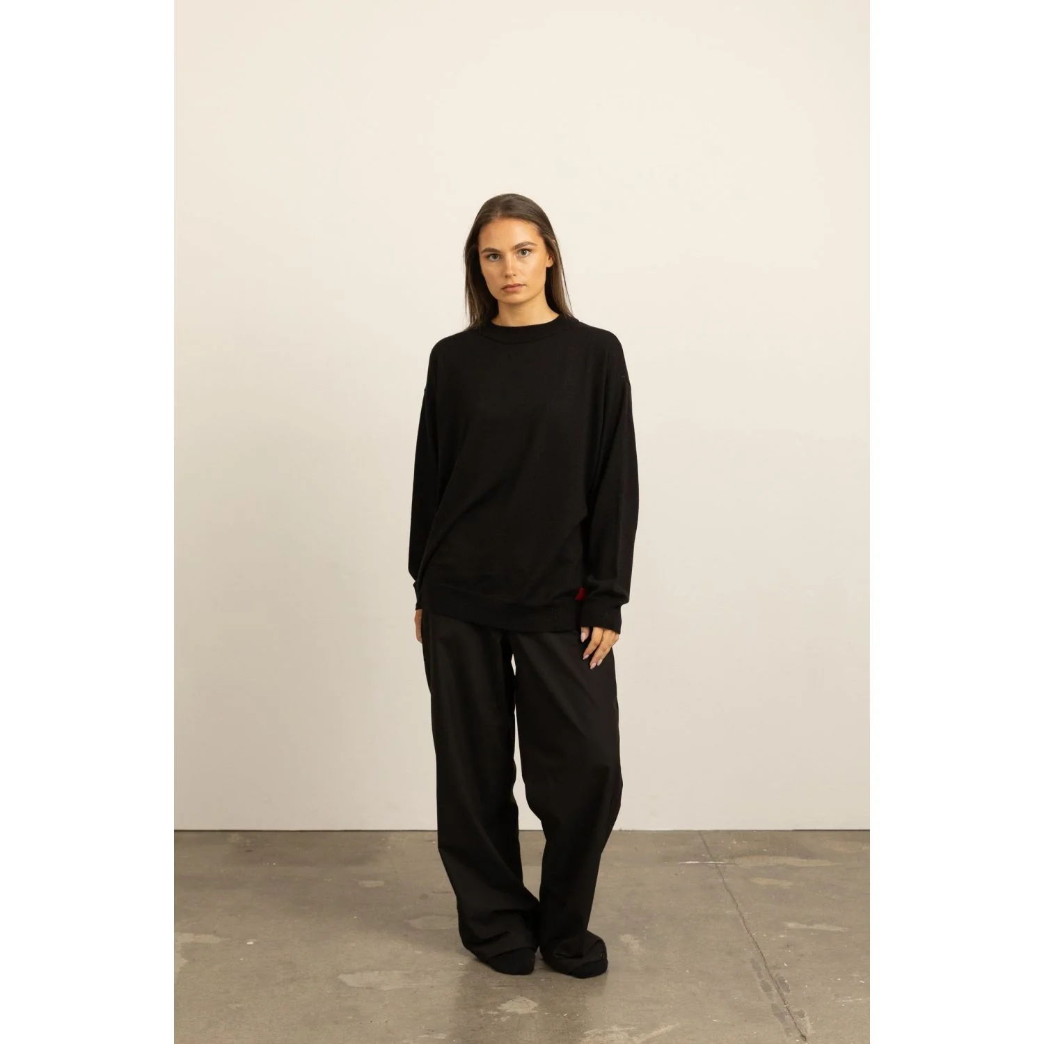 Paire Silknit Unisex Relaxed Crewneck Sweater (Black) - Image 9
