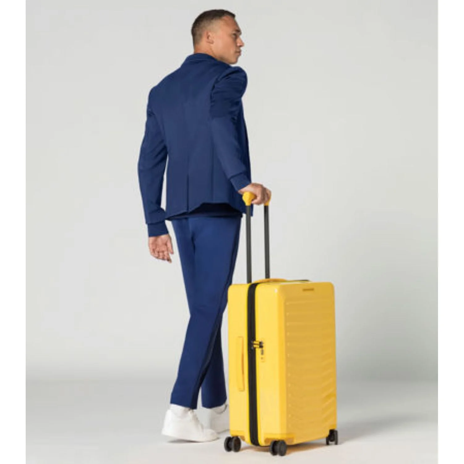 Porsche Design Roadster 27" Expandable Medium Luggage Spinner (SA) - Image 28