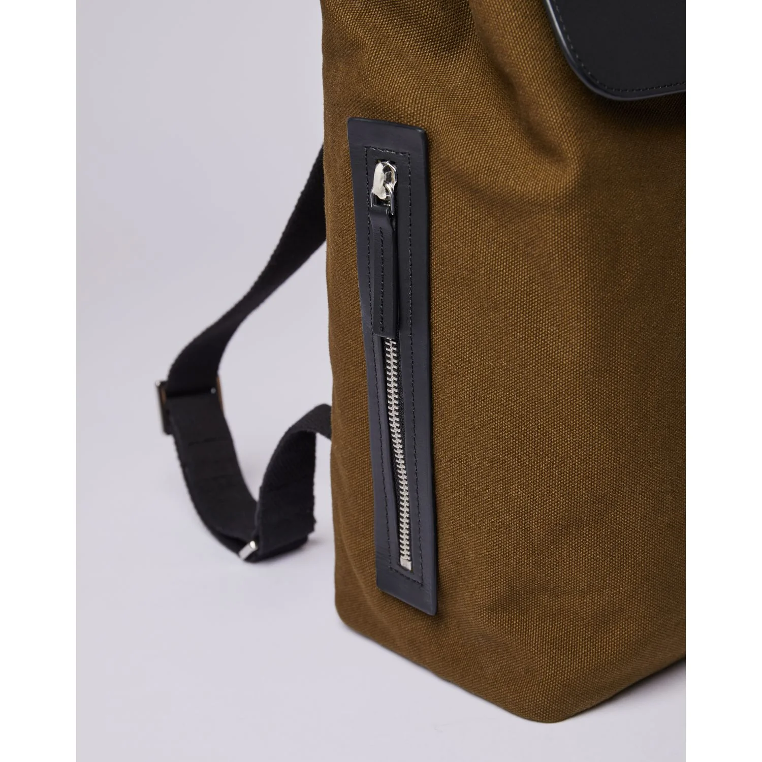 Sandqvist Alva Metal Hook Backpack - Image 12