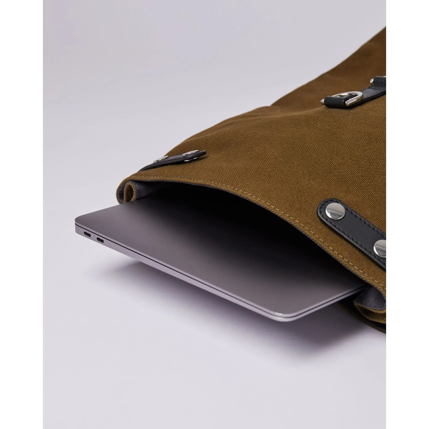 Sandqvist Alva Metal Hook Backpack - Image 13