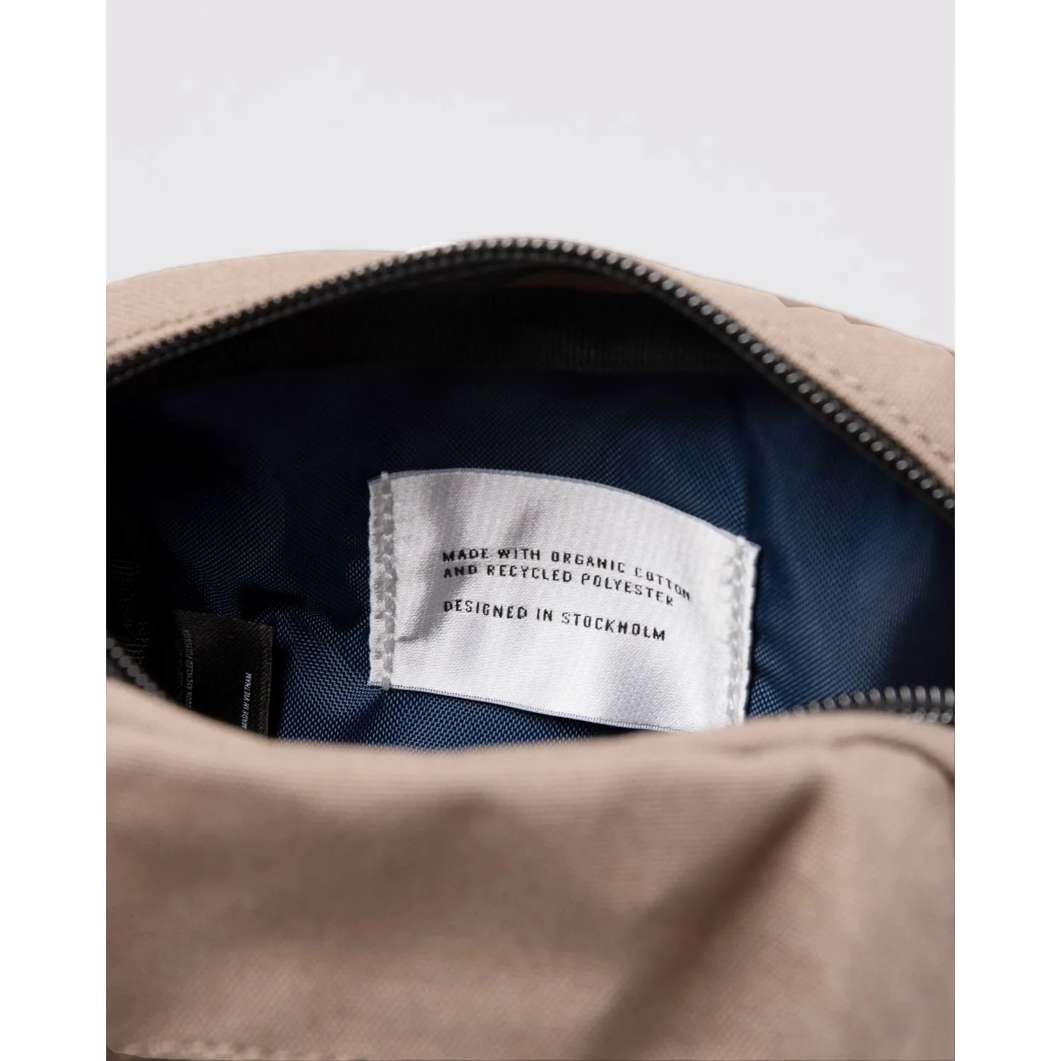 Sandqvist Sixten Vegan Shoulder Bag - Image 13