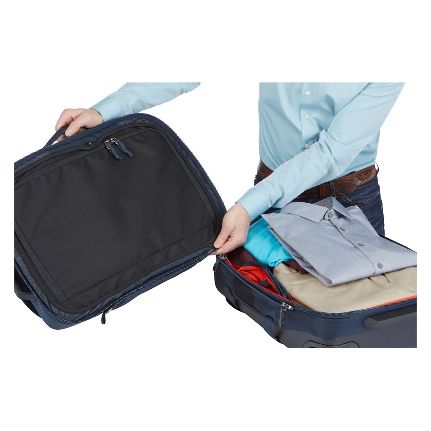 Thule Subterra Carry-On Luggage 22" - Image 4