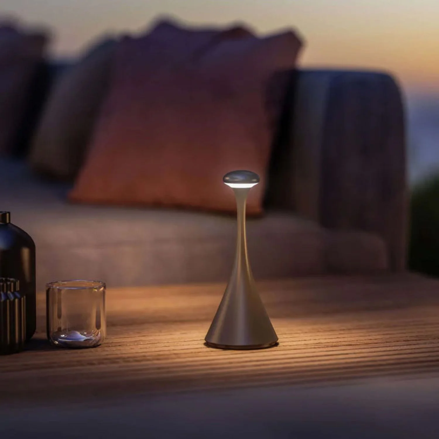 Ubiqua Pinup Mini With 182 Lumens - 2.2W 3.7V Power - Image 36
