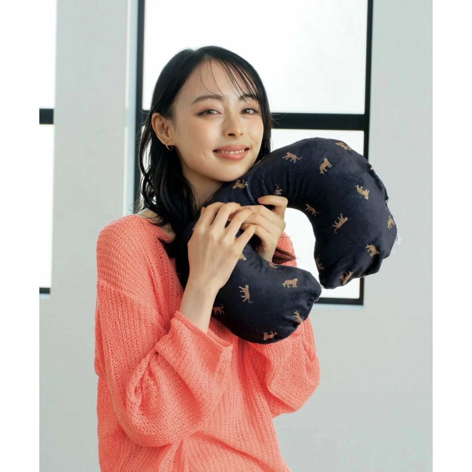 WPC Air Pump Neck Pillow - Image 18